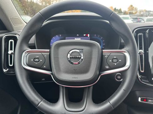 Used 2025 Volvo XC40 B5 Core w/ Protection Package Premier image 24