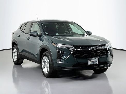New 2026 Chevrolet Trax LS w/ LS Convenience Package FWD image 1