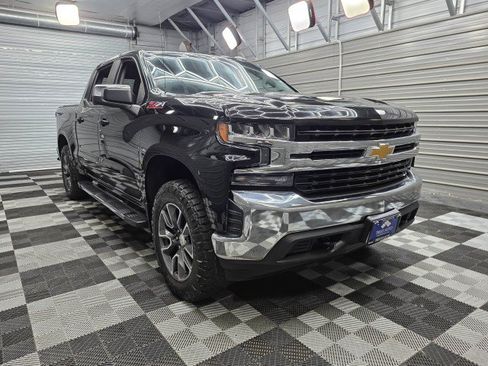 Used 2021 Chevrolet Silverado 1500 LT w/ Z71 Off-Road Package AWD/4WD image 4
