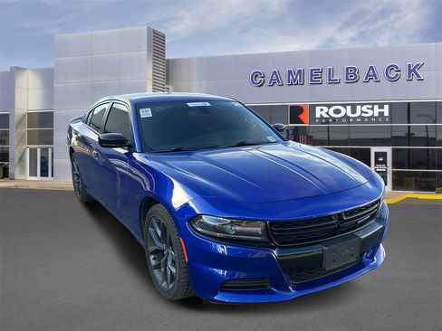 Used 2021 Dodge Charger SXT w/ Blacktop Package image 3