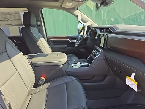 New 2026 GMC Sierra 3500 Denali w/ Denali Reserve Package AWD/4WD image 10