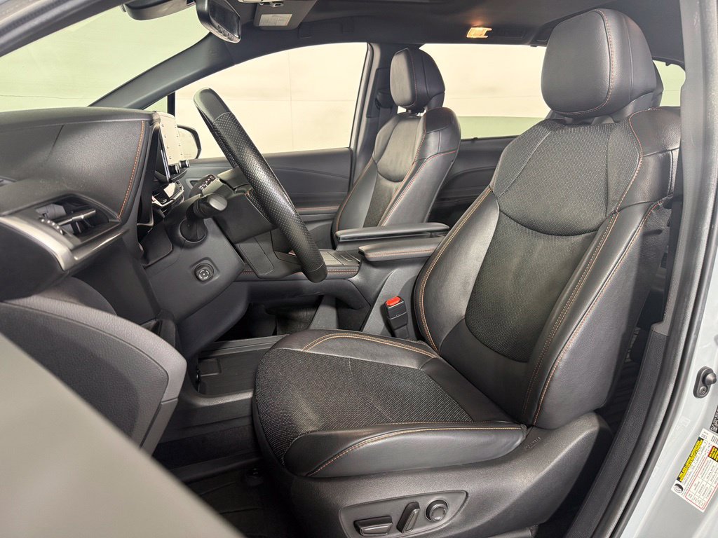 Used 2024 Toyota Sienna XSE FWD image 12