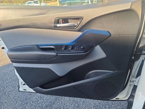 Used 2019 Toyota C-HR XLE image 23