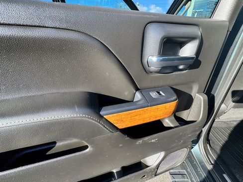 Used 2019 Chevrolet Silverado 2500 High Country w/ Duramax Plus Package image 31