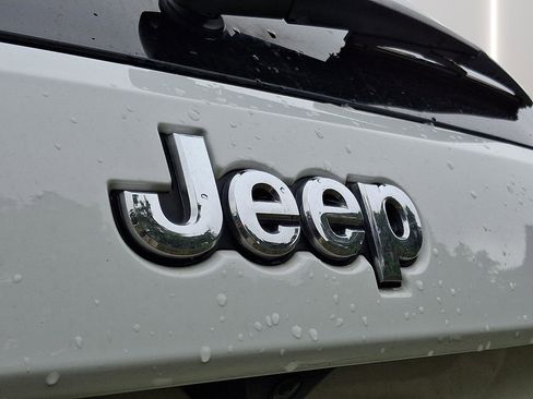 Used 2015 Jeep Grand Cherokee Limited AWD/4WD image 18