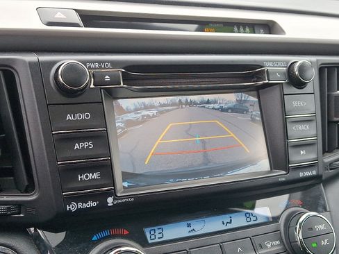 Used 2018 Toyota RAV4 XLE image 18