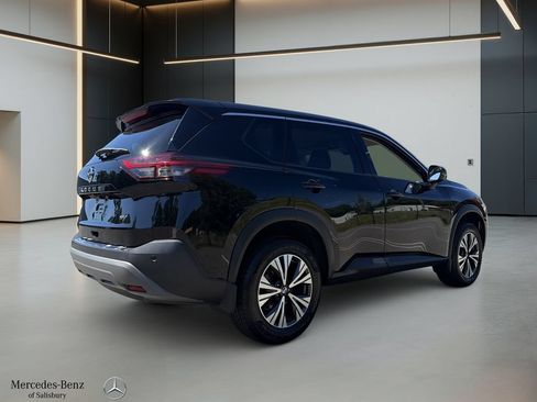 Used 2021 Nissan Rogue SV FWD image 4