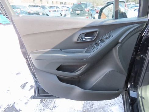 Used 2018 Chevrolet Trax LT image 16