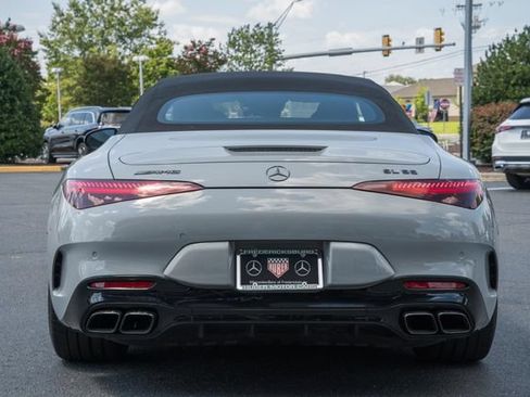 Used 2022 Mercedes-Benz SL 55 AMG 4MATIC w/ Driver Assistance Package image 10