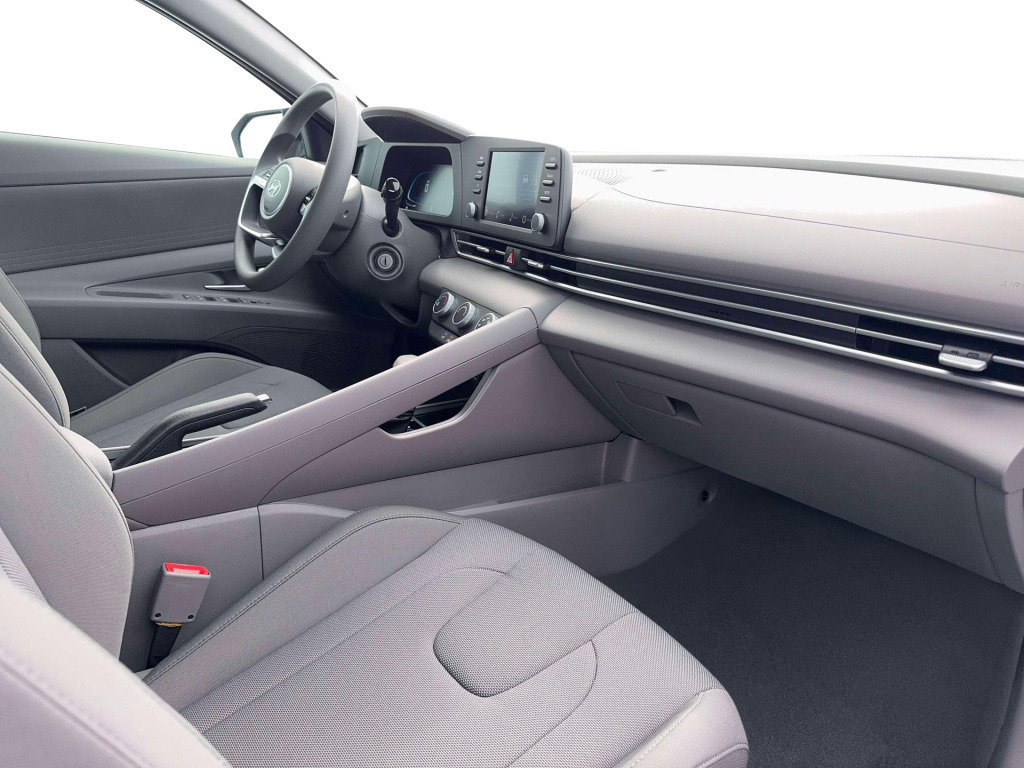 New 2026 Hyundai Elantra SE FWD image 16