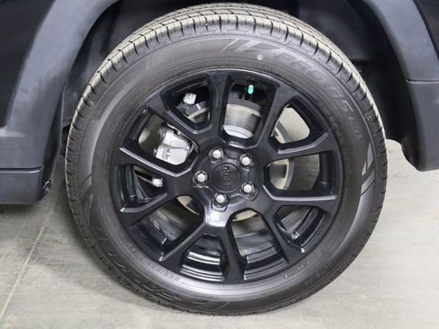 Used 2022 Jeep Compass Latitude FWD image 37