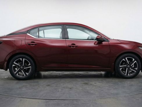 Used 2025 Nissan Sentra SV FWD image 11