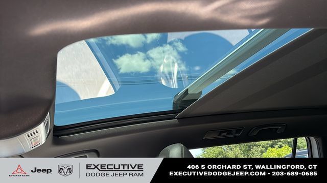 Used 2023 Volkswagen Tiguan SE R-Line AWD/4WD image 11