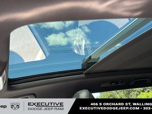 Used 2023 Volkswagen Tiguan SE R-Line AWD/4WD image 11