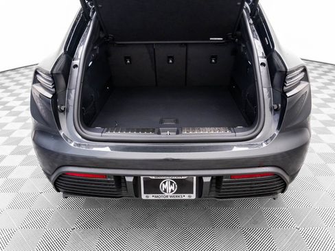 Certified 2025 Porsche Macan 4 Electric image 30