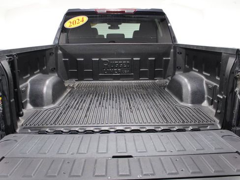 Used 2024 GMC Sierra 1500 SLT image 18