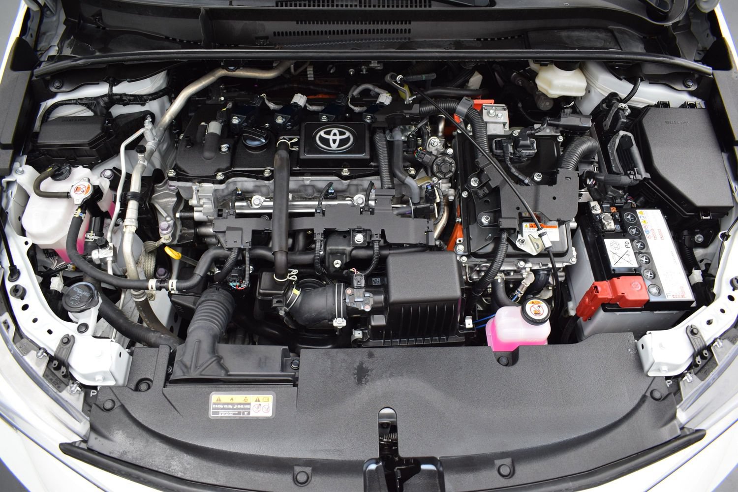 Used 2025 Toyota Corolla LE FWD image 9
