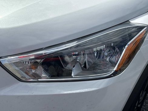 Certified 2020 Nissan Kicks SV image 10