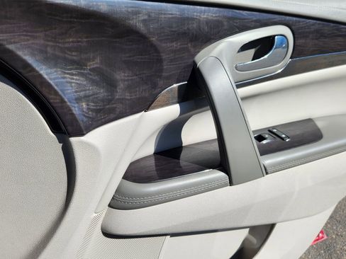 Used 2015 Buick Enclave Premium w/ Trailering Package image 17