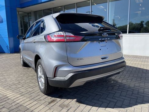 Used 2023 Ford Edge SEL w/ Convenience Package AWD/4WD image 3