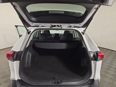 Used 2025 Toyota RAV4 XLE AWD/4WD image 31