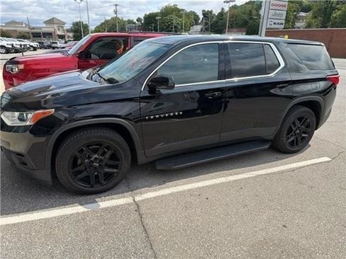 Used 2020 Chevrolet Traverse LS w/ LPO, Blackout Package AWD/4WD image 17