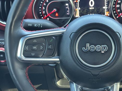 Certified 2022 Jeep Wrangler Unlimited Rubicon w/ Xtreme Recon 35" Tire Package AWD/4WD image 23