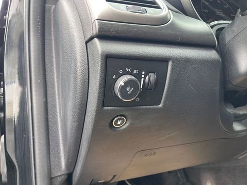 Used 2017 Jeep Grand Cherokee Altitude image 22