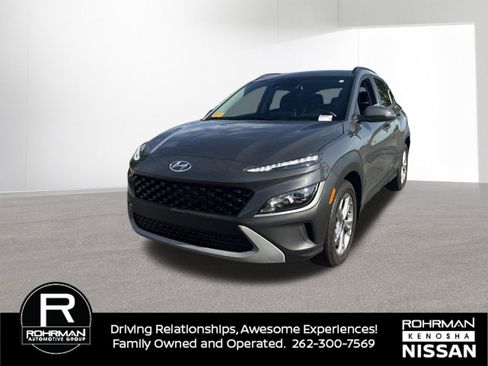 Used 2023 Hyundai Kona SEL AWD/4WD image 2