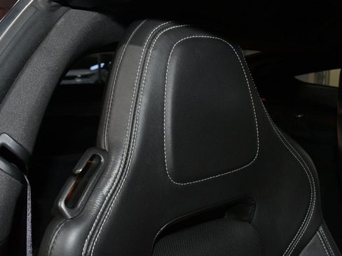 Used 2017 Chevrolet Corvette Stingray Coupe w/ 1LT RWD image 10
