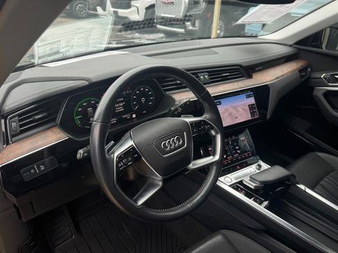 Used 2019 Audi e-tron Premium Plus image 15
