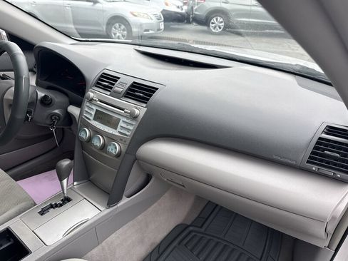 Used 2009 Toyota Camry LE FWD image 22