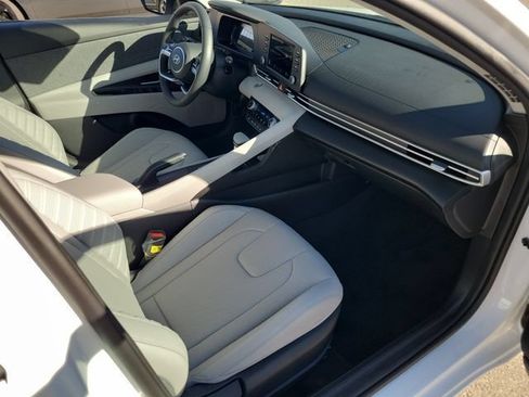New 2026 Hyundai Elantra SEL Sport FWD image 22