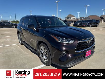 Certified 2022 Toyota Highlander Platinum