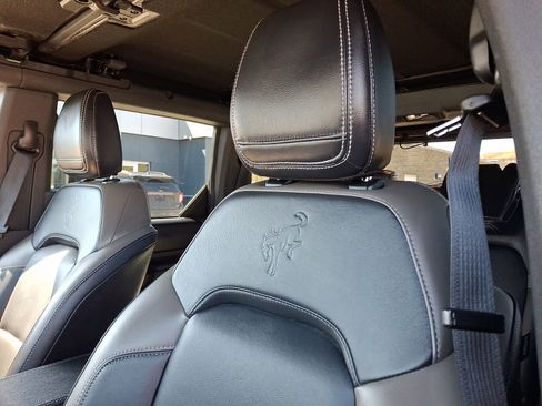 Certified 2025 Ford Bronco Outer Banks w/ Black Appearance Package image 14