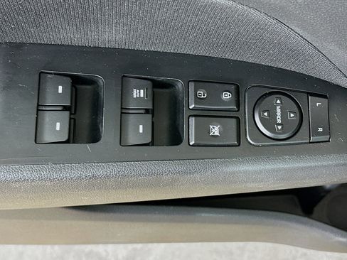 Used 2018 Hyundai Elantra SEL image 15