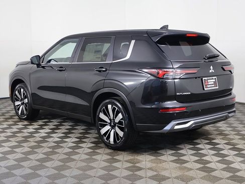 New 2025 Mitsubishi Outlander SE AWD/4WD image 12
