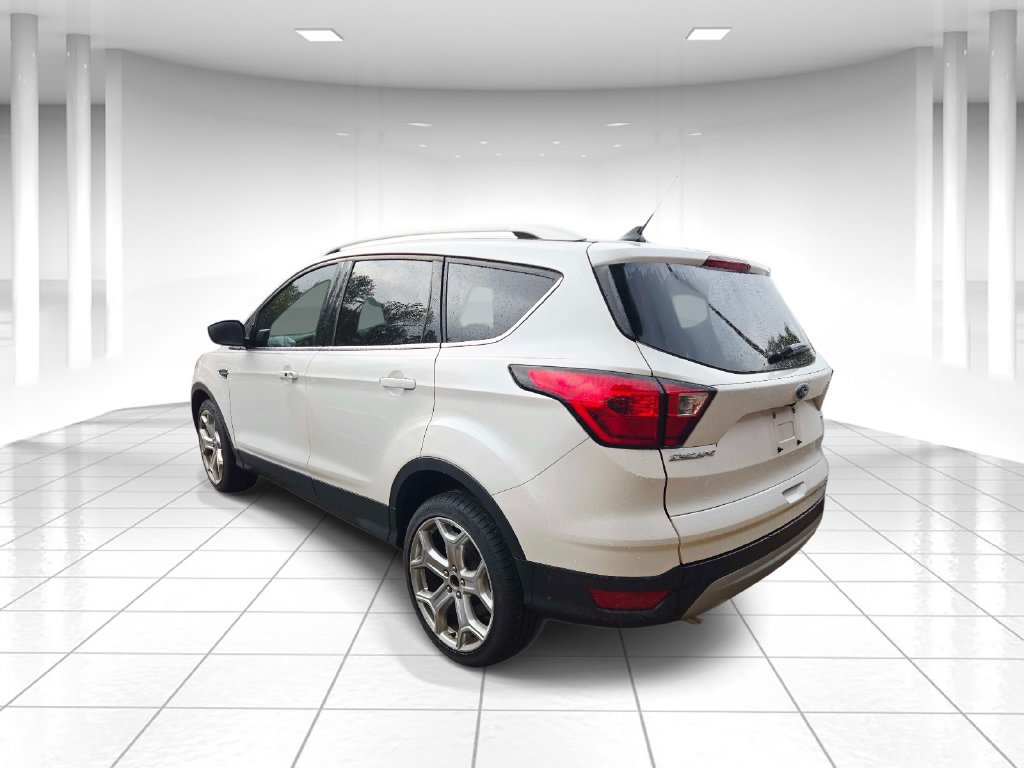 Used 2019 Ford Escape Titanium FWD image 3