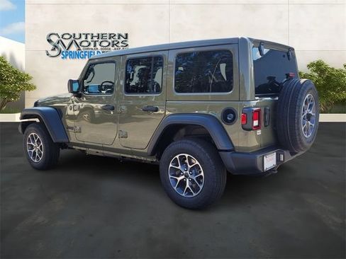 Used 2025 Jeep Wrangler Unlimited Sport AWD/4WD image 3