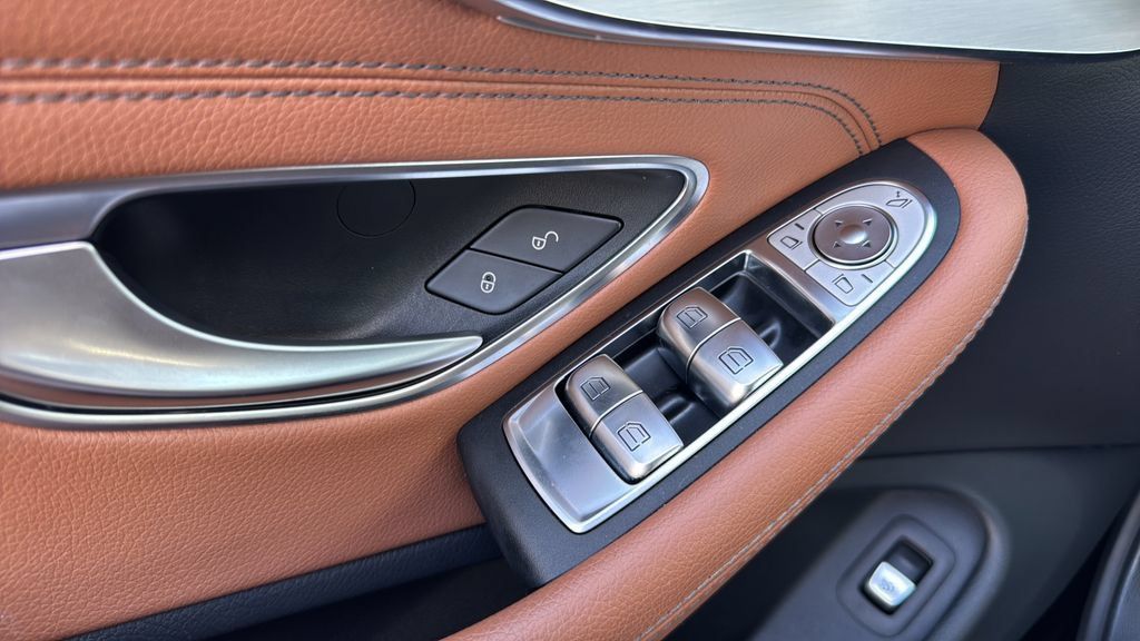 Used 2023 Mercedes-Benz C 300 Cabriolet image 35