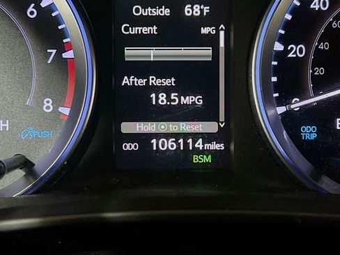 Used 2019 Toyota Highlander XLE FWD image 8