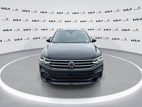 Used 2022 Volkswagen Tiguan SEL R-Line AWD/4WD image 3