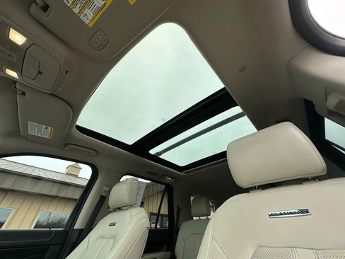 Used 2018 Ford Expedition Platinum image 67