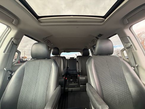 Used 2014 Toyota Sienna SE image 21