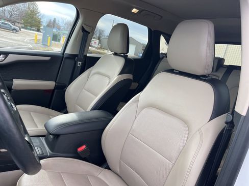 Used 2020 Ford Escape SEL image 12