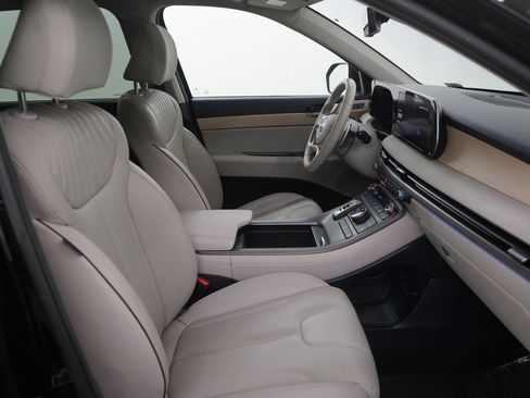 Used 2024 Hyundai Palisade Limited image 11