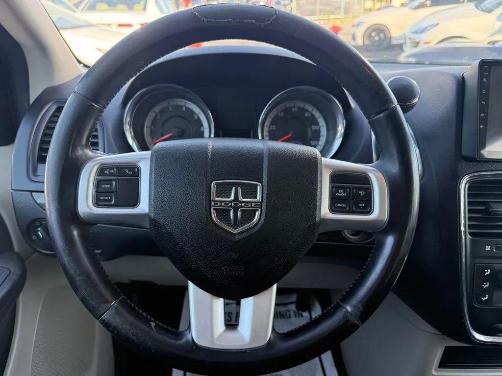Used 2013 Dodge Grand Caravan SE FWD image 18