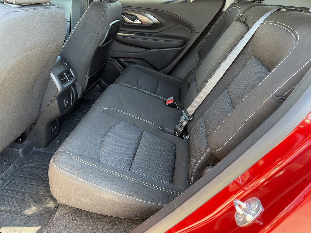 Used 2022 GMC Terrain SLE w/ Driver Convenience Package FWD image 18