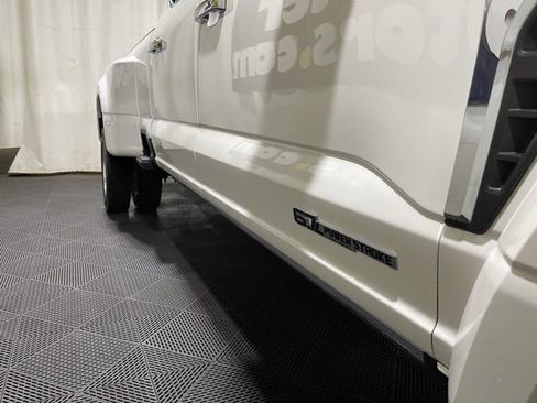 Used 2024 Ford F450 Platinum image 27