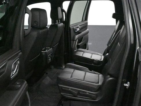 Used 2023 Chevrolet Suburban RST w/ Luxury Package AWD/4WD image 13